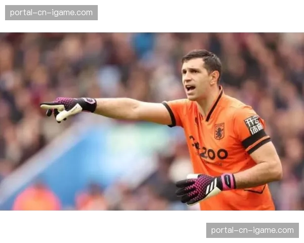 专访阿斯顿维拉门将马丁内斯：谈应对对手定位球进攻的准备工作